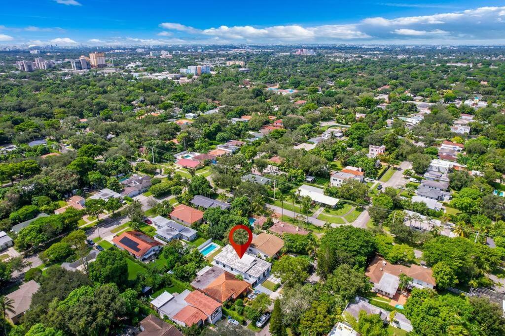 Family With Luxurious Pool For 12 People Pousada Miami